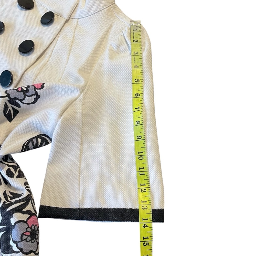Anna Sui White/Black/Pink Embroidered Floral Short Sleeve Swing Coat (6) - Picture 13 of 16
